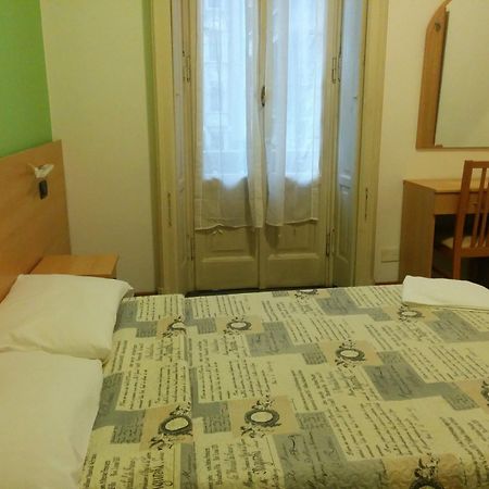 Adam'S House Hostel Milan Bagian luar foto