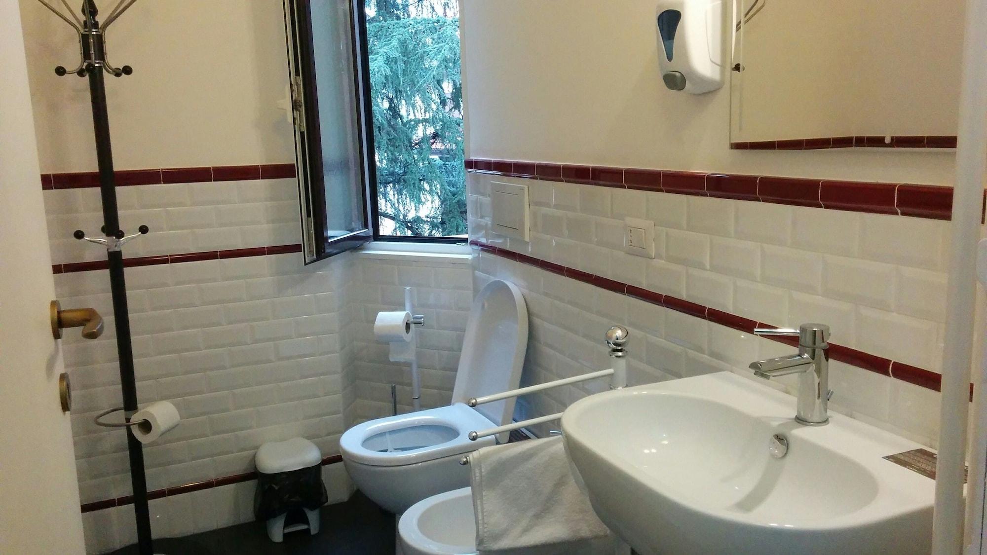 Adam'S House Hostel Milan Bagian luar foto