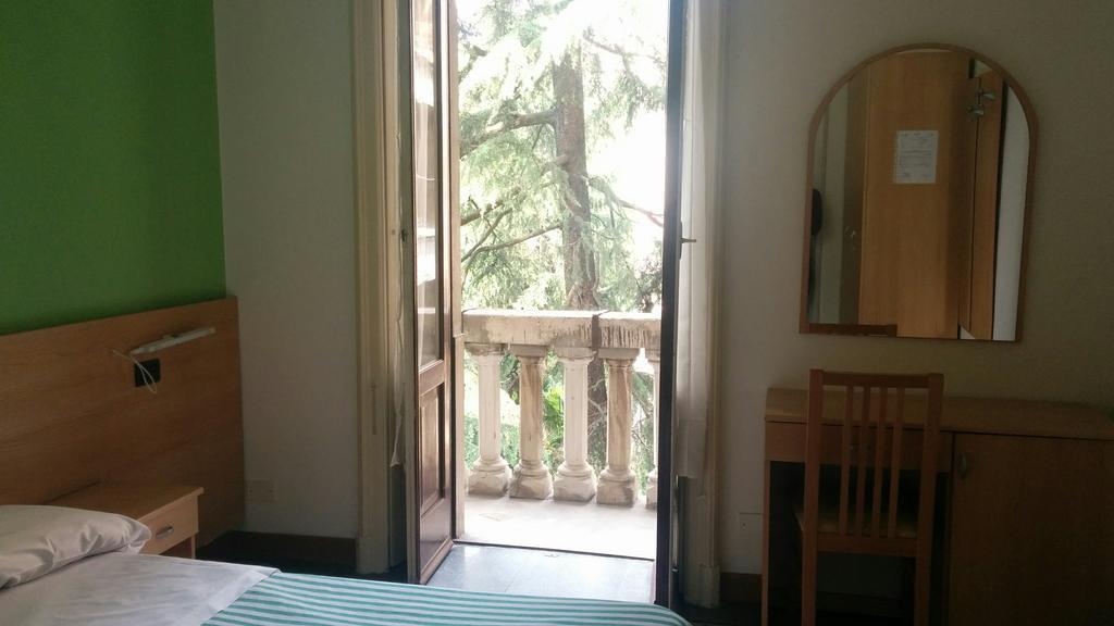 Adam'S House Hostel Milan Bagian luar foto
