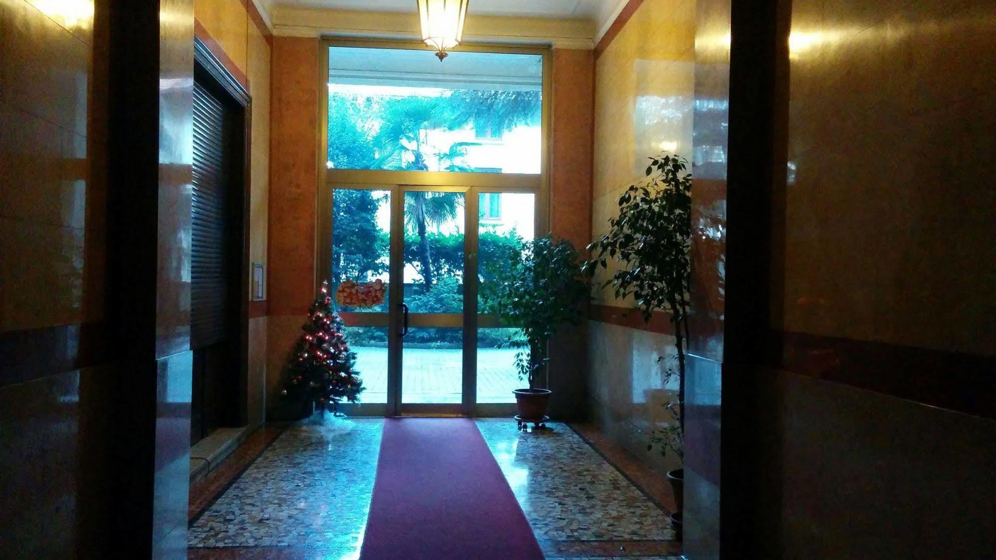 Adam'S House Hostel Milan Bagian luar foto