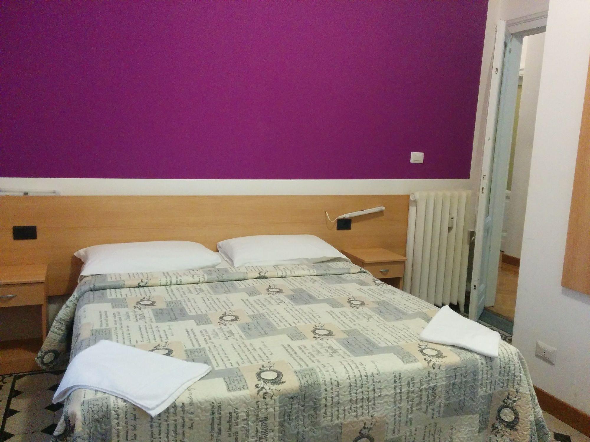 Adam'S House Hostel Milan Bagian luar foto