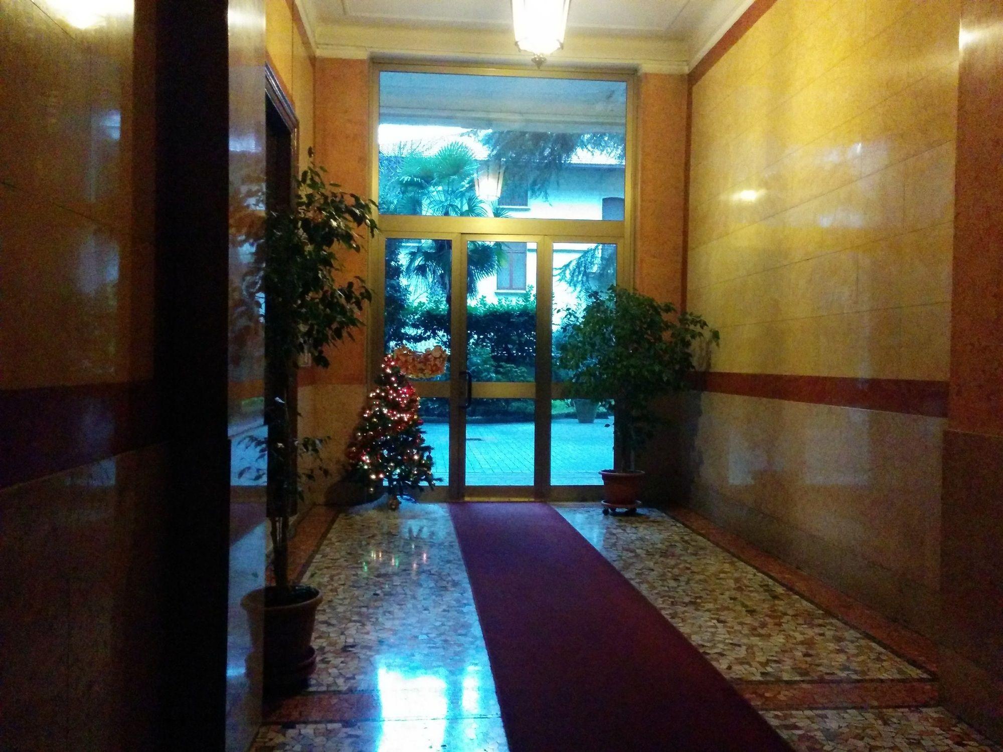 Adam'S House Hostel Milan Bagian luar foto