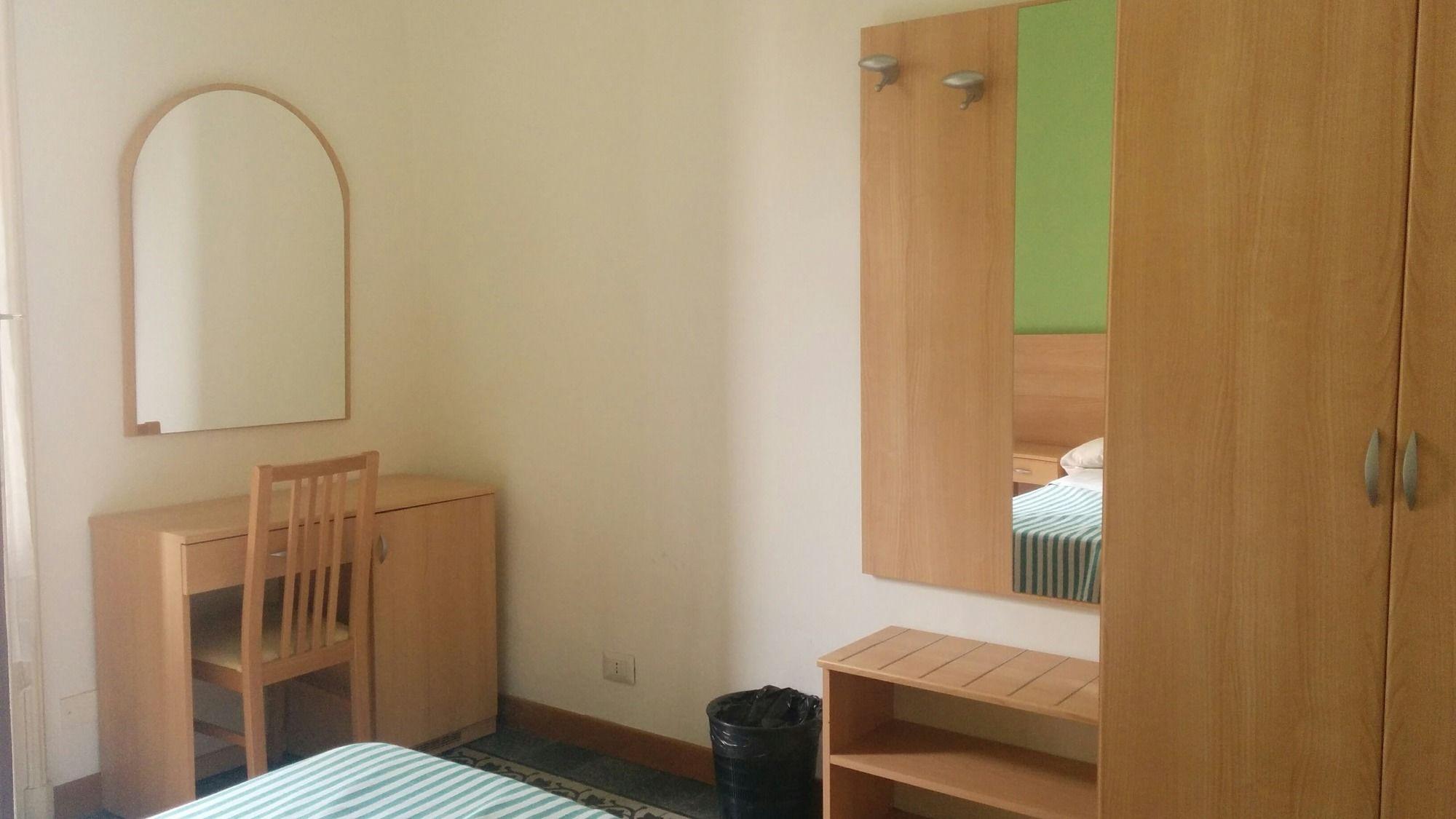 Adam'S House Hostel Milan Bagian luar foto