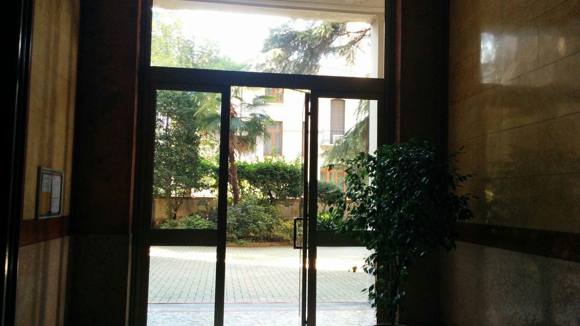 Adam'S House Hostel Milan Bagian luar foto