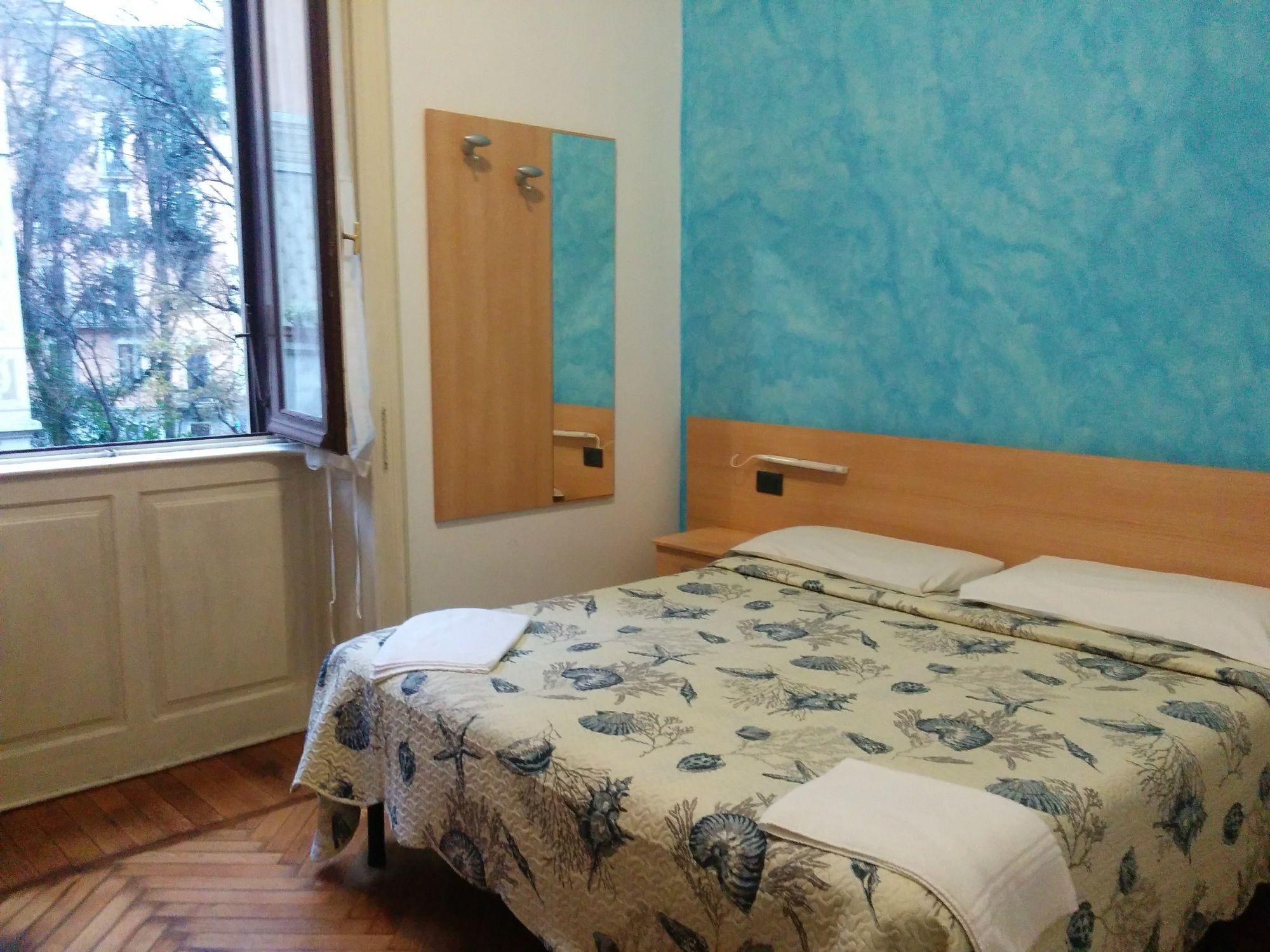 Adam'S House Hostel Milan Bagian luar foto